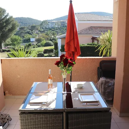 T2 Climatise Wifi Piscines Parking Апартаменты *