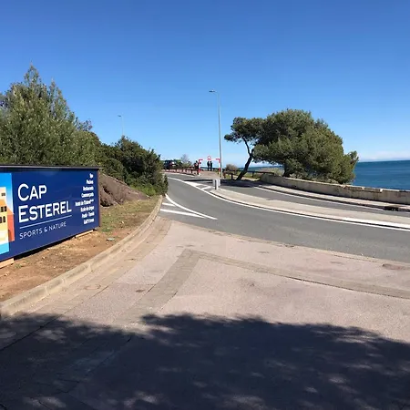 T2 Climatise Wifi Piscines Parking Apartamento Saint-Raphaël