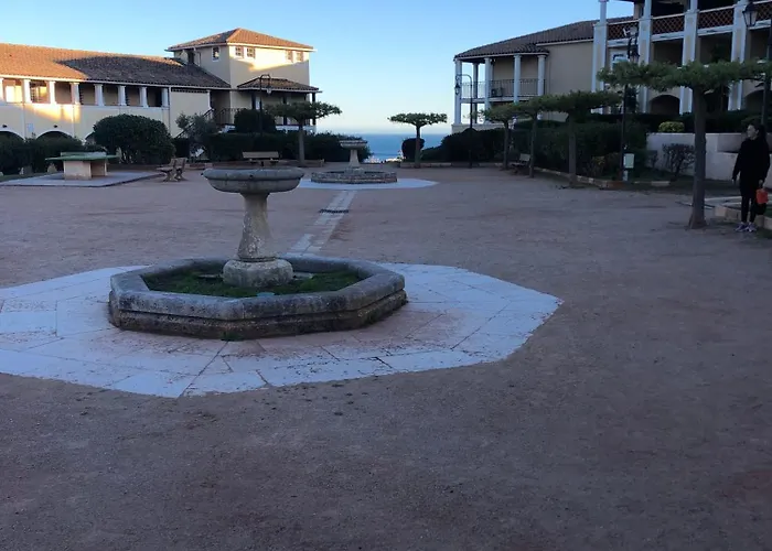 Apartamento T2 Climatise Wifi Piscines Parking Saint-Raphaël