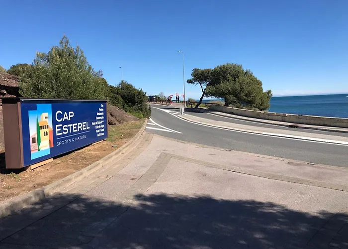 T2 Climatise Wifi Piscines Parking Apartamento Saint-Raphaël