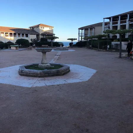 Apartment T2 Climatise Wifi Piscines Parking Saint-Raphaël